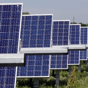 EU lo ngại Trung Quốc có thể gián tiếp gây ảnh hưởng tới lưới điện thông qua các hệ thống biến tần. Ảnh: AP