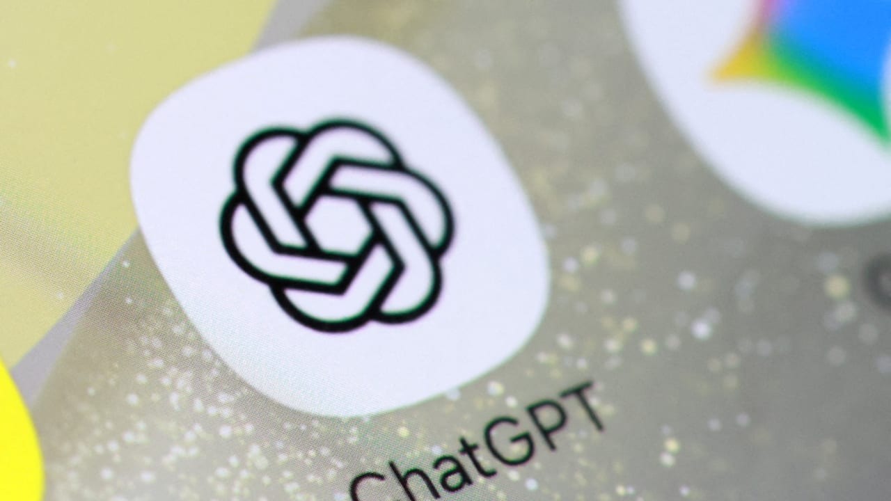 Hiện nay, ChatGPT vẫn giữ vị trí dẫn đầu trong lĩnh vực chatbot AI. Tuy nhiên, khoảng cách với các đối thủ đang dần thu hẹp.