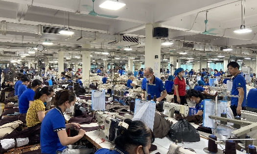 Xưởng may tại Tổng công ty May Hưng Yên.
