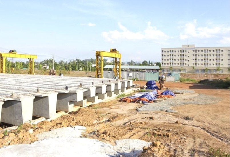 Thi công đường vành đai phía Tây- một trong những công trình trọng điểm của Đà Nẵng.