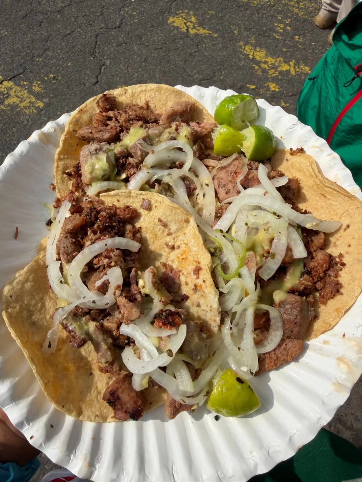 Bình thường,&nbsp;giá một chiếc taco đường phố ở Mexico City dao động quanh mức 10–15 peso, tức chưa tới 1 USD.&nbsp;
