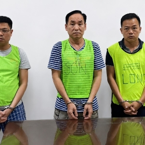 Các đối tượng: Nguyễn Khắc Sơn (trái), Đỗ Duy Cao (giữa), Nguyễn Hữu Cường (phải). Ảnh: Cổng thông tin điện tử Công an TP Hà Nội.