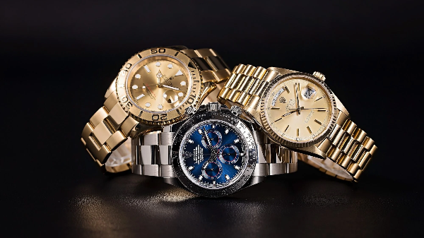 Rolex lại tăng giá đồng hồ vàng