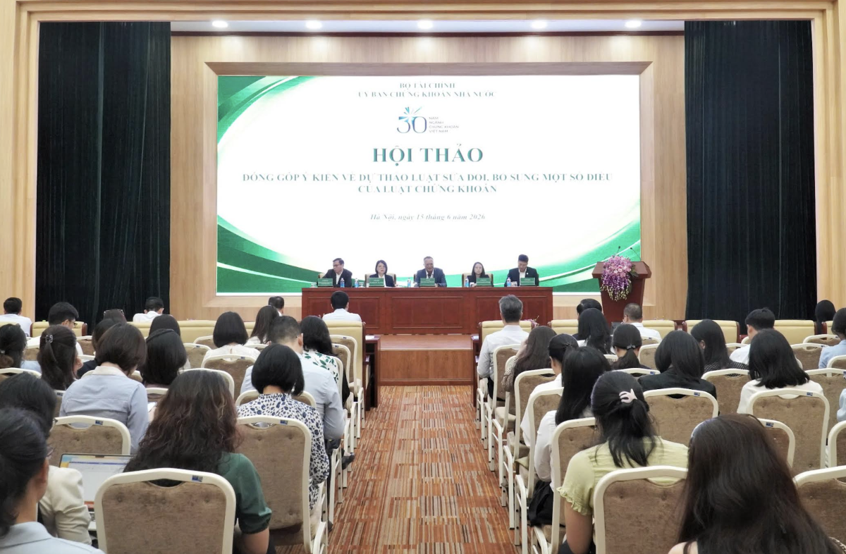 Ủy ban Chứng khoán Nhà nước tổ chức Hội thảo góp ý dự thảo sửa đổi Luật chứng khoán. 