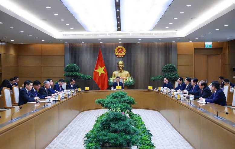 Thủ tướng Lê Minh Hưng cũng mong muốn hai bên mở rộng hơn nữa hợp tác khoa học công nghệ, giáo dục, đào tạo nhân lực chất lượng cao, y tế, nhất là y dược học cổ truyền; đẩy mạnh hợp tác văn hóa, du lịch... - Ảnh: VGP