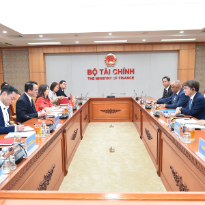 Toàn cảnh buổi làm việc giữa đại diện Bộ Tài chính và Ngân hàng Phát triển Châu Á (ADB). (Ảnh: CTT Bộ Tài chính)