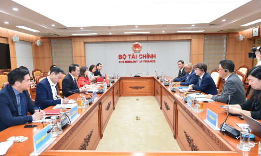 Toàn cảnh buổi làm việc giữa đại diện Bộ Tài chính và Ngân hàng Phát triển Châu Á (ADB). (Ảnh: CTT Bộ Tài chính)