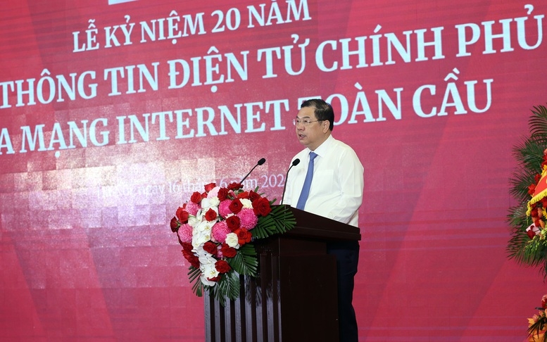 Phó Thủ tướng Thường trực Phạm Gia Túc dự và phát biểu tại lễ kỷ niệm 20 năm ngày Cổng Thông tin điện tử Chính phủ hòa mạng Internet toàn cầu - Ảnh: VGP