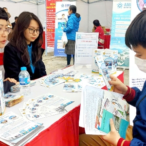 Kết nối doanh nghiệp với người lao động để tăng cơ hội có viêc làm. Ảnh: Nhật Dương.