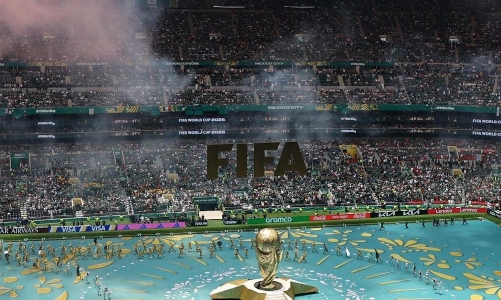 Nắng nóng mùa World Cup: Thách thức từ cầu thủ đến cổ động viên