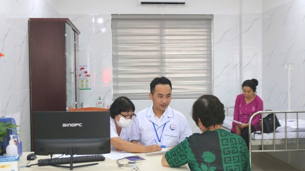 Hà Nội hỗ trợ tới 100 lần lương tối thiểu để thu hút bác sĩ về trạm y tế