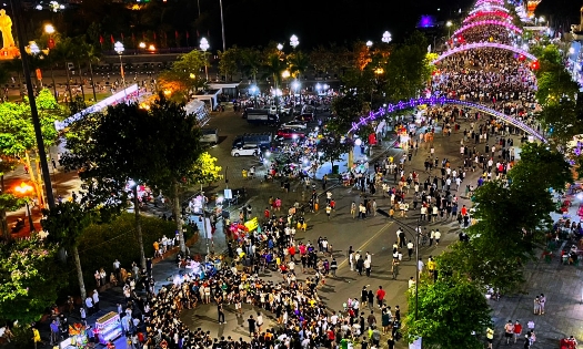 Phố đi bộ ở phường Trường Vinh, Nghệ An. Ảnh: Quang An