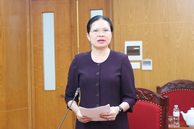Bà Hà Thị Nga - Ủy viên Trung ương Đảng, Phó Chủ tịch - Tổng Thư ký Ủy ban Trung ương Mặt trận Tổ quốc Việt Nam Việt Nam phát biểu tại hội nghị. Ảnh: Mặt trận.