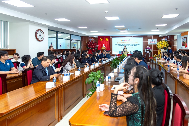 Toàn cảnh buổi Lễ ký kết hợp tác giữa Vietbank và UEF. Ảnh: Vietbank.