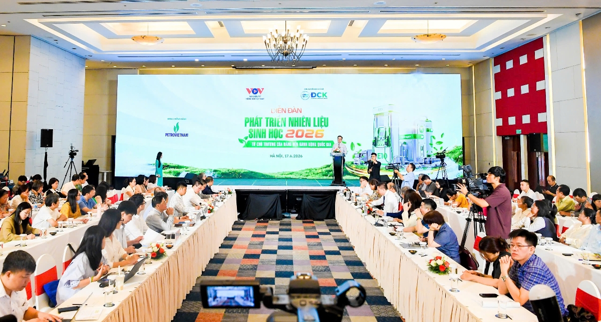 Toàn cảnh diễn đàn.