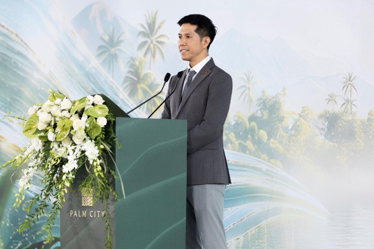 Ông Nguyễn Sĩ Toàn, Giám đốc Điều hành Khối Kinh doanh Bất động sản Nhà cao tầng Hướng Việt Properties chia sẻ định vị Palm River là “đô thị nghỉ dưỡng giữa lòng thành phố”. Ảnh: Hướng Việt Properties.