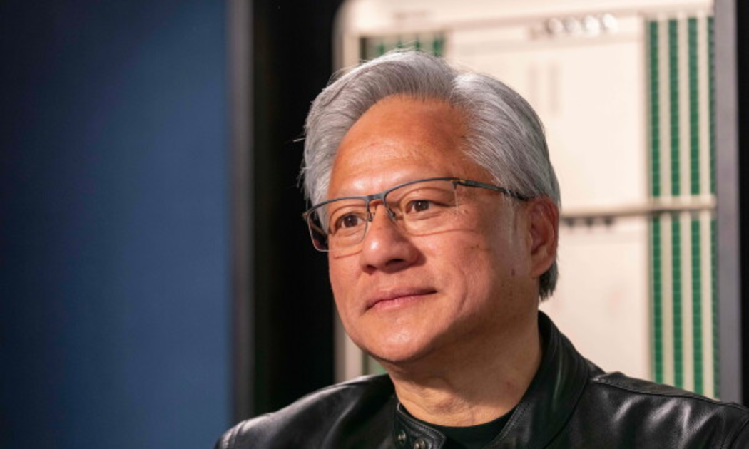 CEO Nvidia: Xã hội cần thích nghi với AI như từng làm quen với ô tô