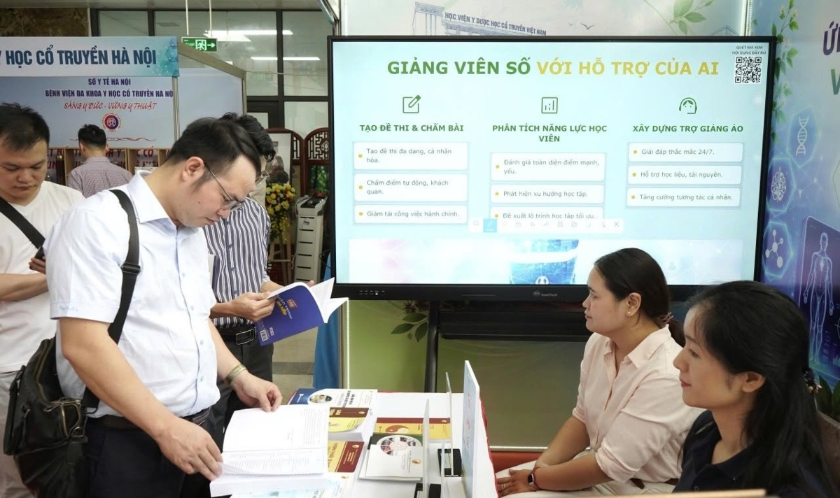 Chuyển đổi số là xu thế tất yếu nhằm nâng cao chất lượng đào tạo, nghiên cứu và chăm sóc sức khỏe nhân dân.
