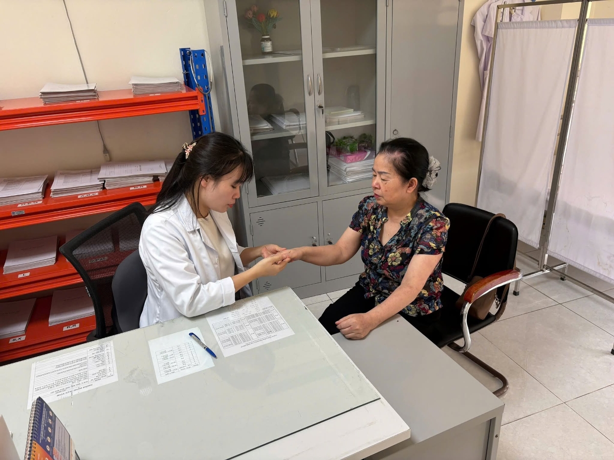 Người dân có thể chủ động đăng ký khám thông qua ứng dụng di động 