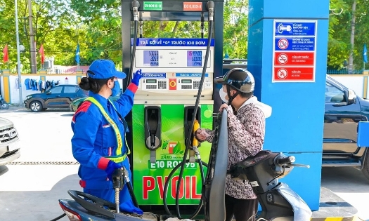 Từ ngày 18/6/2026, xăng E10RON95-III chính thức được xác định là mặt hàng tiêu dùng phổ biến.
