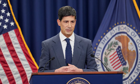 Chủ tịch Fed Kevin Warsh tại cuộc họp báo ngày 17/6 tại Washington DC - Ảnh: Reuters.