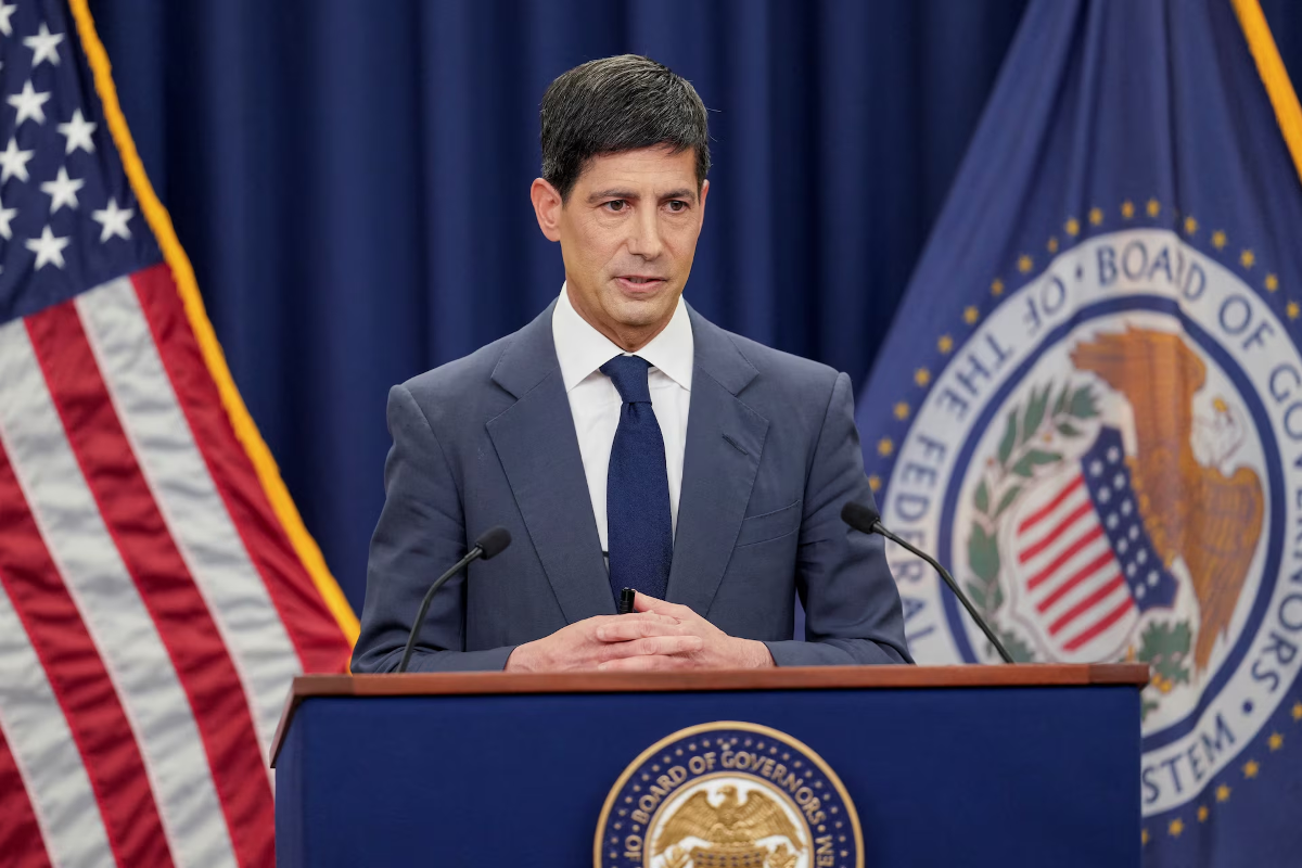 Chủ tịch Fed Kevin Warsh tại cuộc họp báo ngày 17/6 tại Washington DC - Ảnh: Reuters.