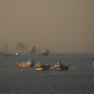 Eo biển Hormuz nhìn từ phía Oman ngày 15/6/2026 - Ảnh: Reuters.