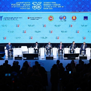 Phiên khai mạc Diễn đàn Kinh doanh ASEAN-Nga. Ảnh: TTXVN