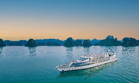 Khám phá Hạ Long trong ngày bằng du thuyền