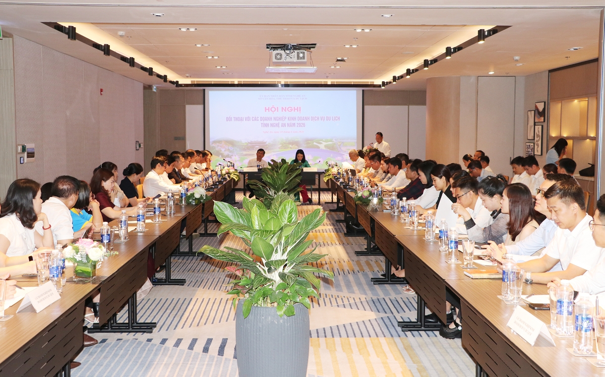 Toàn cảnh hội nghị.
