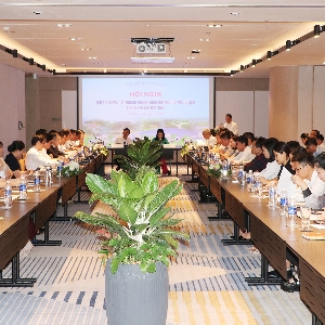 Toàn cảnh hội nghị.
