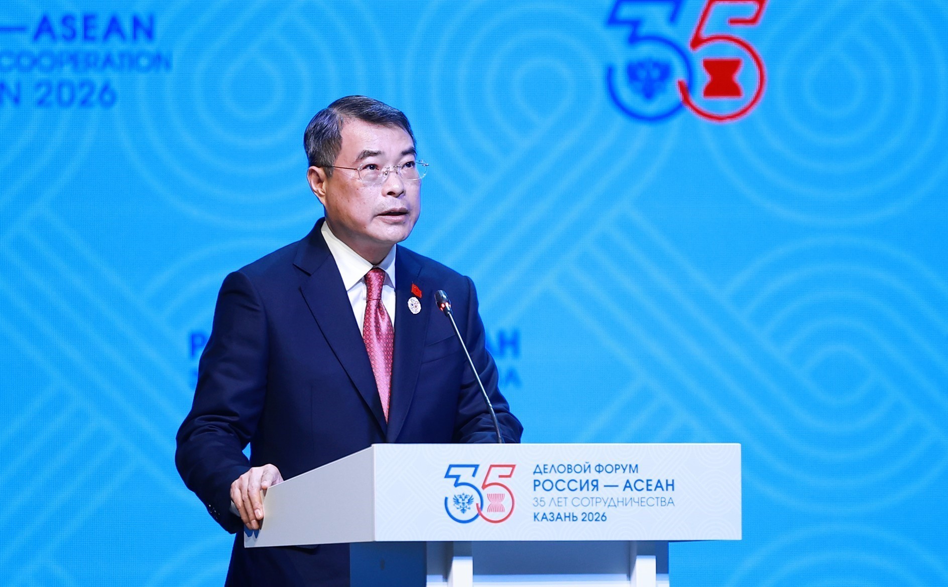 Thủ tướng Lê Minh Hưng phát biểu tại Diễn đàn Kinh doanh ASEAN-Nga. Ảnh: TTXVN