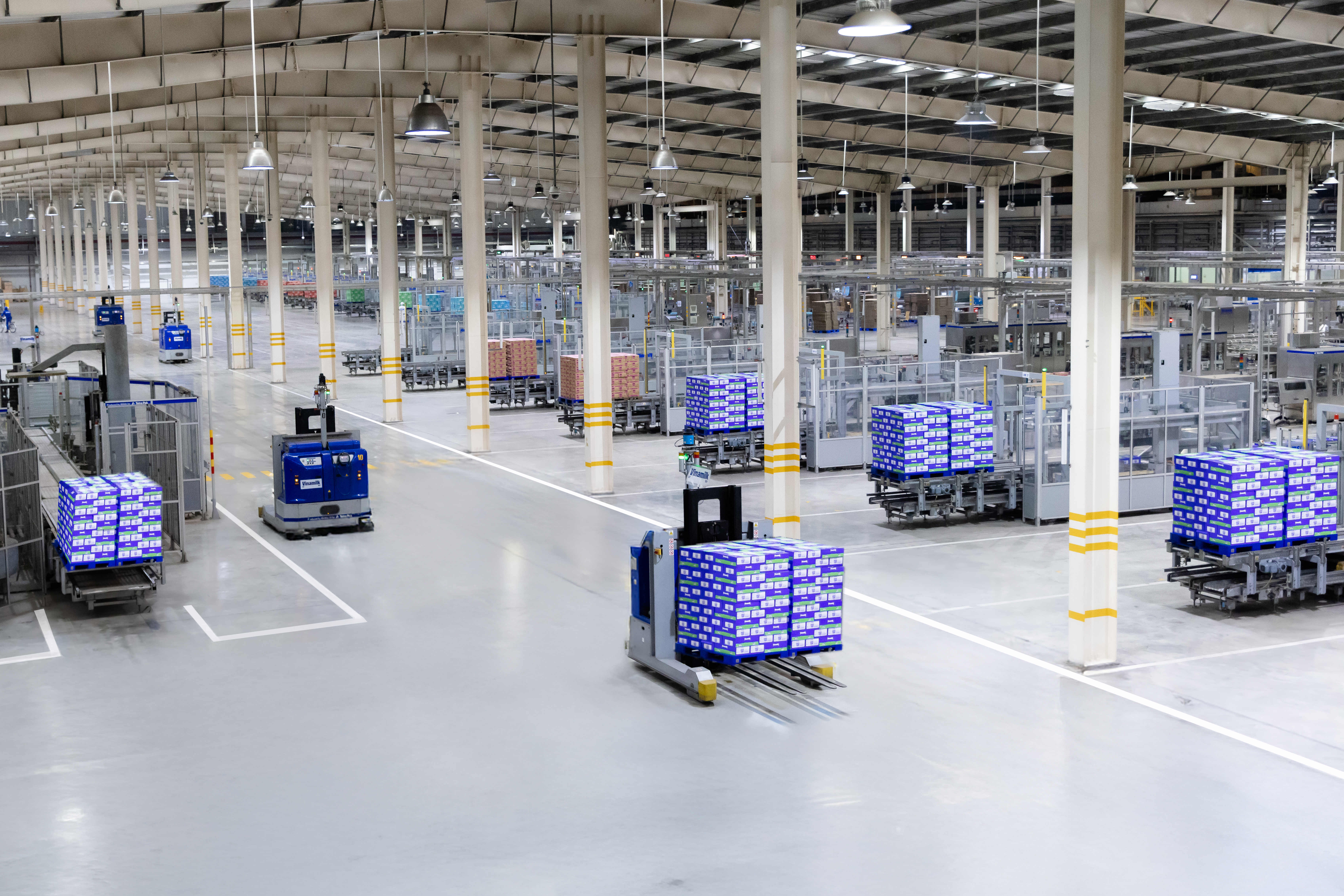 Vinamilk: 3 năm liên tiếp là doanh nghiệp sữa duy nhất của Việt Nam trong Fortune 500 Đông Nam Á 3 Vinamilk đang có loạt dự án đầu tư - mở rộng quy mô lớn, phủ từ trang trại, nhà máy đến hệ thống phân phối (Ảnh: Vinamilk).