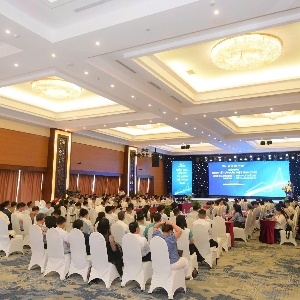 Toàn cảnh diễn đàn.