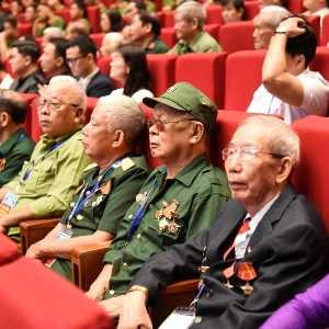 Tri ân người có công với cách mạng. Ảnh: Mạnh Dũng.