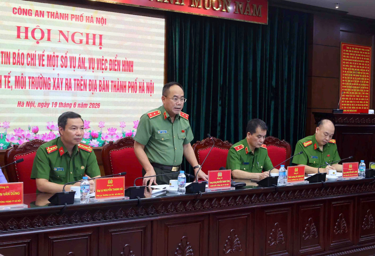 Trung tướng Nguyễn Thanh Tùng, Ủy viên Ban Thường vụ Thành ủy, Bí thư Đảng ủy, Giám đốc Công an Thành phố phát biểu. Ảnh: Cổng thông tin điện tử Công an TP Hà Nội.