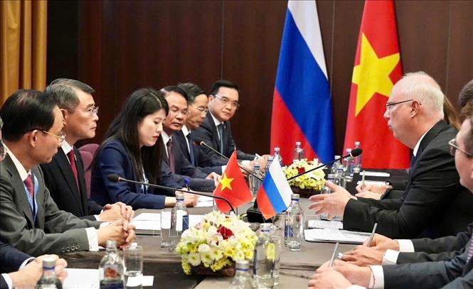 Thủ tướng Chính phủ Lê Minh Hưng tiếp Tổng Giám đốc Quỹ Đầu tư trực tiếp Nga Kiril Dmitriev. Ảnh: TTXVN