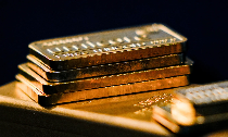 Giá vàng tiếp tục trượt sâu vì sự cứng rắn của Fed, SPDR Gold Trust bất ngờ mua ròng mạnh