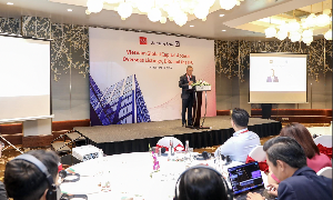 Phó Chủ tịch Ủy ban Chứng khoán Nhà nước ông Bùi Hoàng Hải phát biểu tại hội thảo.
