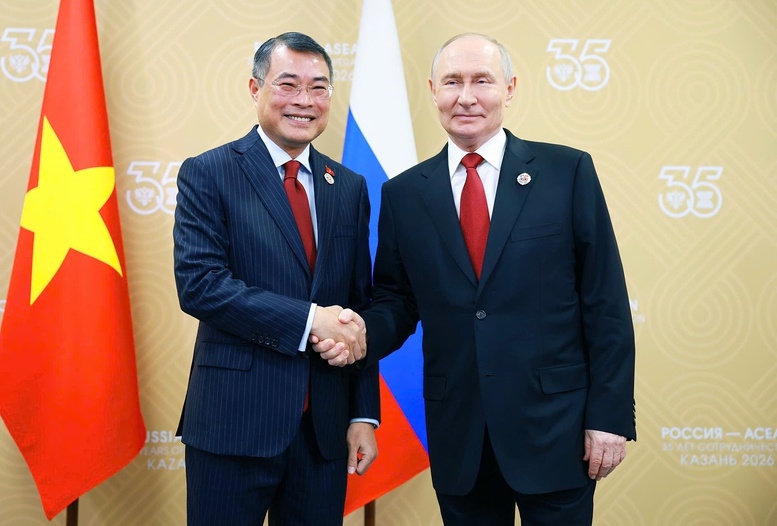 Thủ tướng Chính phủ Lê Minh Hưng và Tổng thống Nga Vladimir Putin - Ảnh: VGP