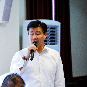 Ông Vũ Trường Giang, Phó Cục trưởng Cục Quản lý lao động ngoài nước thông tin về tình hình đưa lao động đi làm việc ở nước ngoài. Ảnh: Nguyễn Kiên.