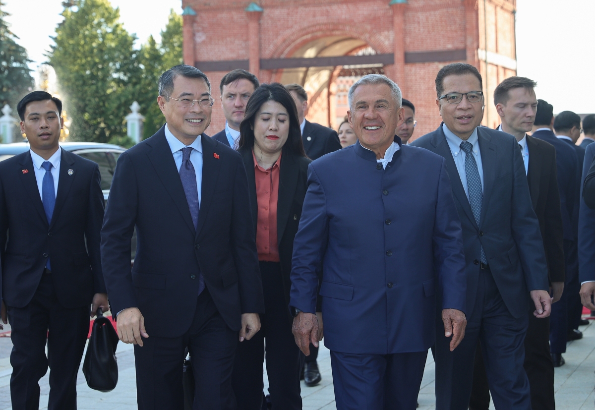 Thủ tướng Chính phủ Lê Minh Hưng gặp Người đứng đầu Cộng hòa Tatarstan Rustam Minnikhanov - Ảnh: VGP