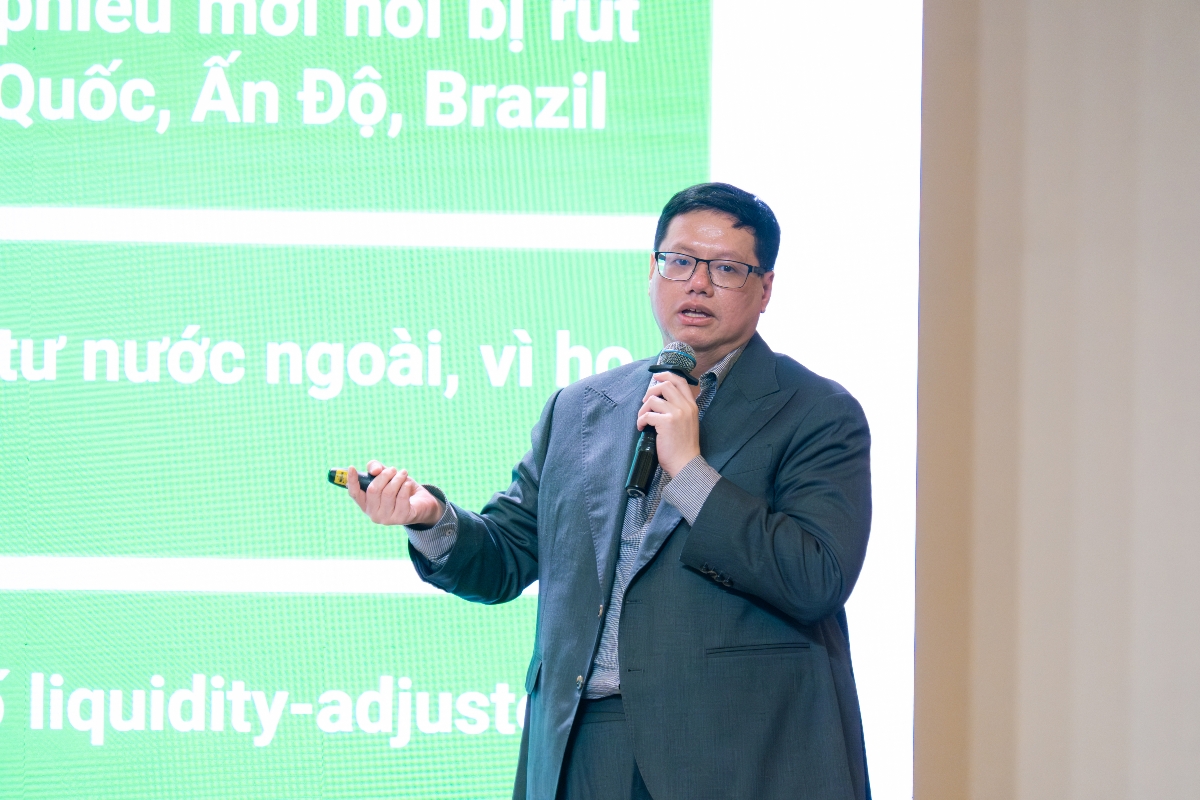 TS. Hồ Quốc Tuấn, Giảng viên Cao cấp Đại học Bristol