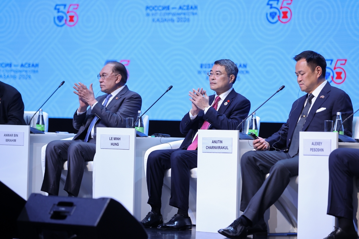 Thủ tướng Lê Minh Hưng cùng lãnh đạo các nước tham dự Lễ Khai mạc Diễn đàn Kinh doanh ASEAN-Nga - Ảnh VGP