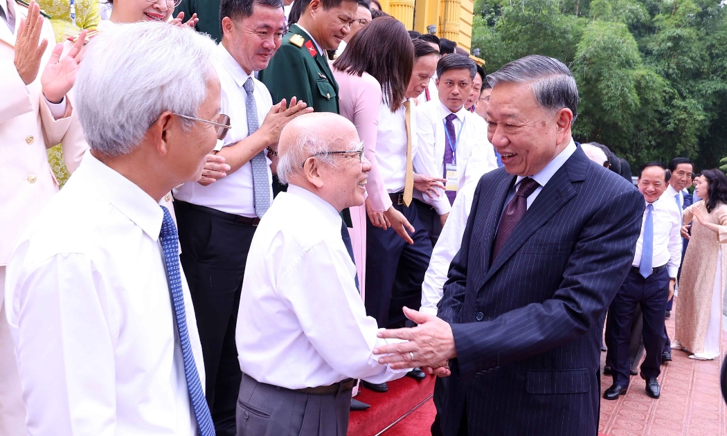 Tổng Bí thư, Chủ tịch nước Tô Lâm gặp mặt 101 nhà báo tiêu biểu, đoạt Giải Báo chí Quốc gia qua các năm, nhân dịp Kỷ niệm 101 năm Ngày Báo chí cách mạng Việt Nam - Ảnh: TTXVN