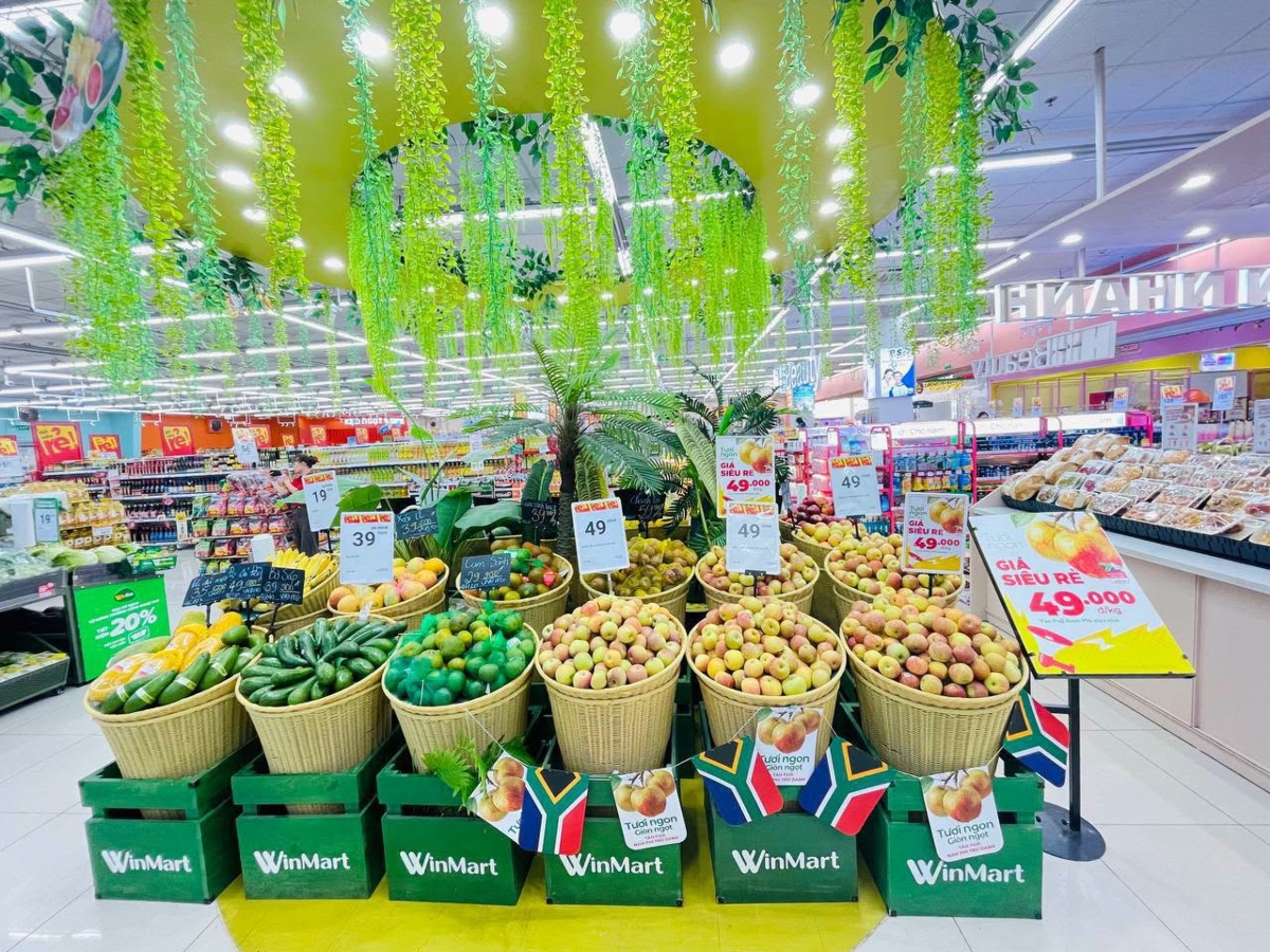 Các hệ thống phân phối lớn đẩy mạnh chương trình khuyến mại, kích cầu tiêu dùng vào dịp giữa năm.