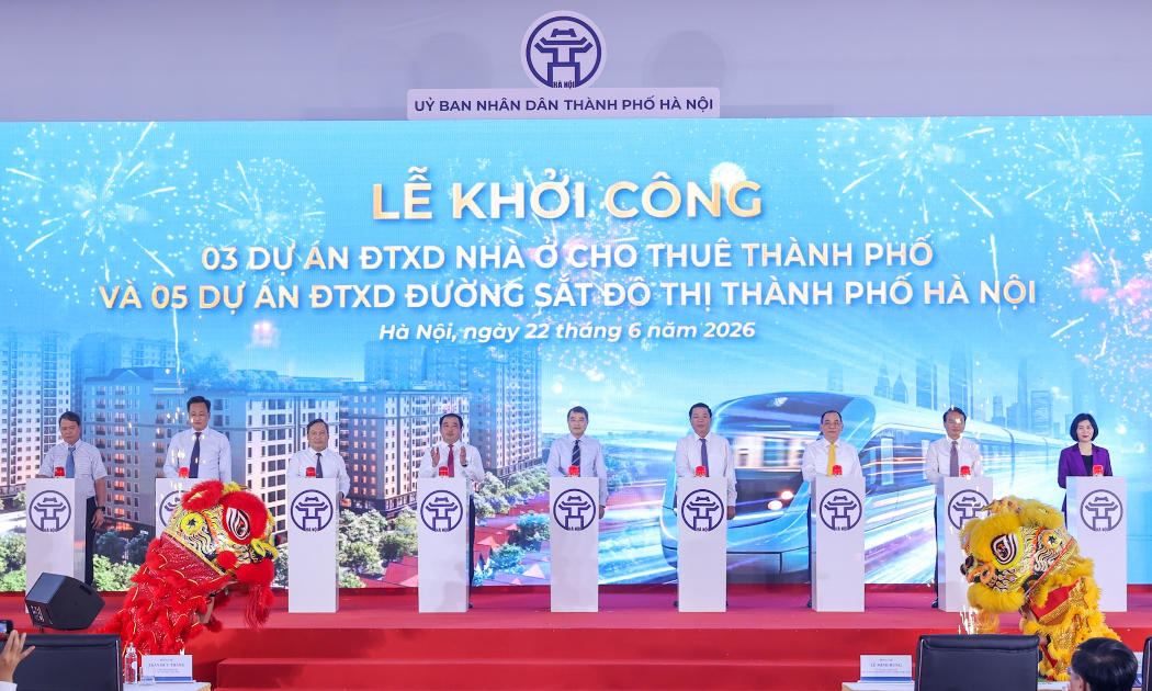 Thủ tướng Chính phủ Lê Minh Hưng và các đại biểu ấn nút khởi công 5 tuyến đường sắt đô thị và 3 dự án nhà ở cho thuê trên địa bàn Hà Nội (Ảnh: VGP)