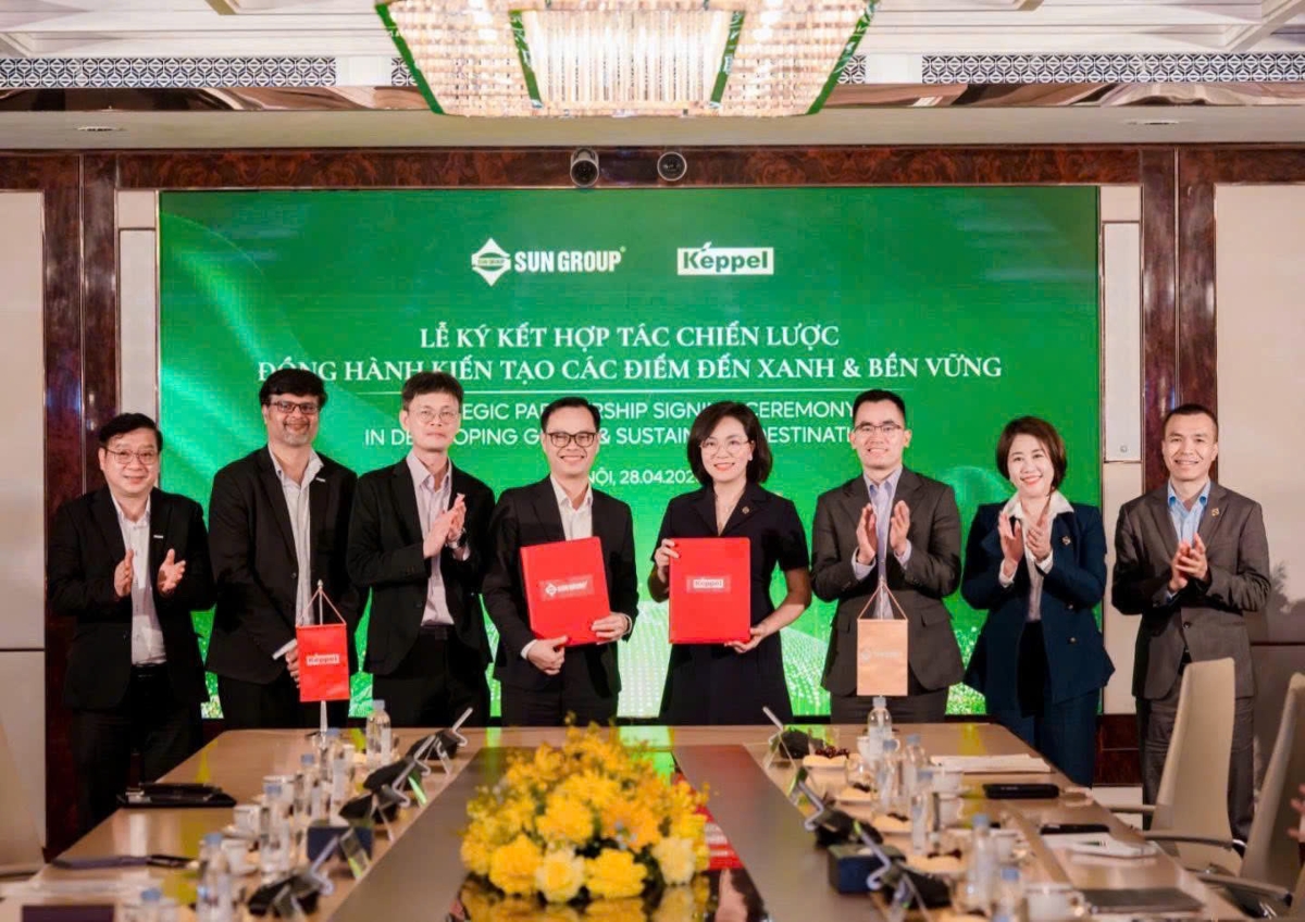 Đại diện Keppel và Sun Group tại Lễ ký kết.