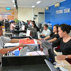 Bộ Tư pháp đề xuất một số quy định mới về thực hiện thủ tục hành chính theo cơ chế một cửa, một cửa liên thông. Ảnh: VGP.