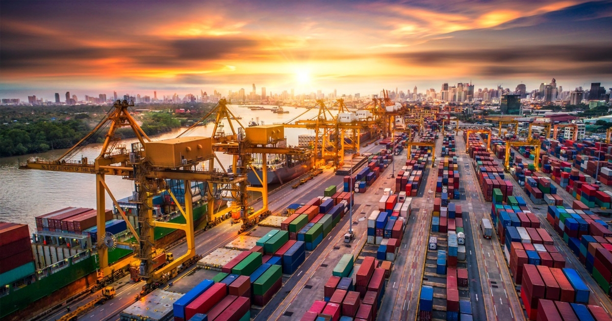 Nhập si&ecirc;u tăng nhanh, &aacute;p s&aacute;t 17 tỷ USD sau gần nửa đầu năm 2026